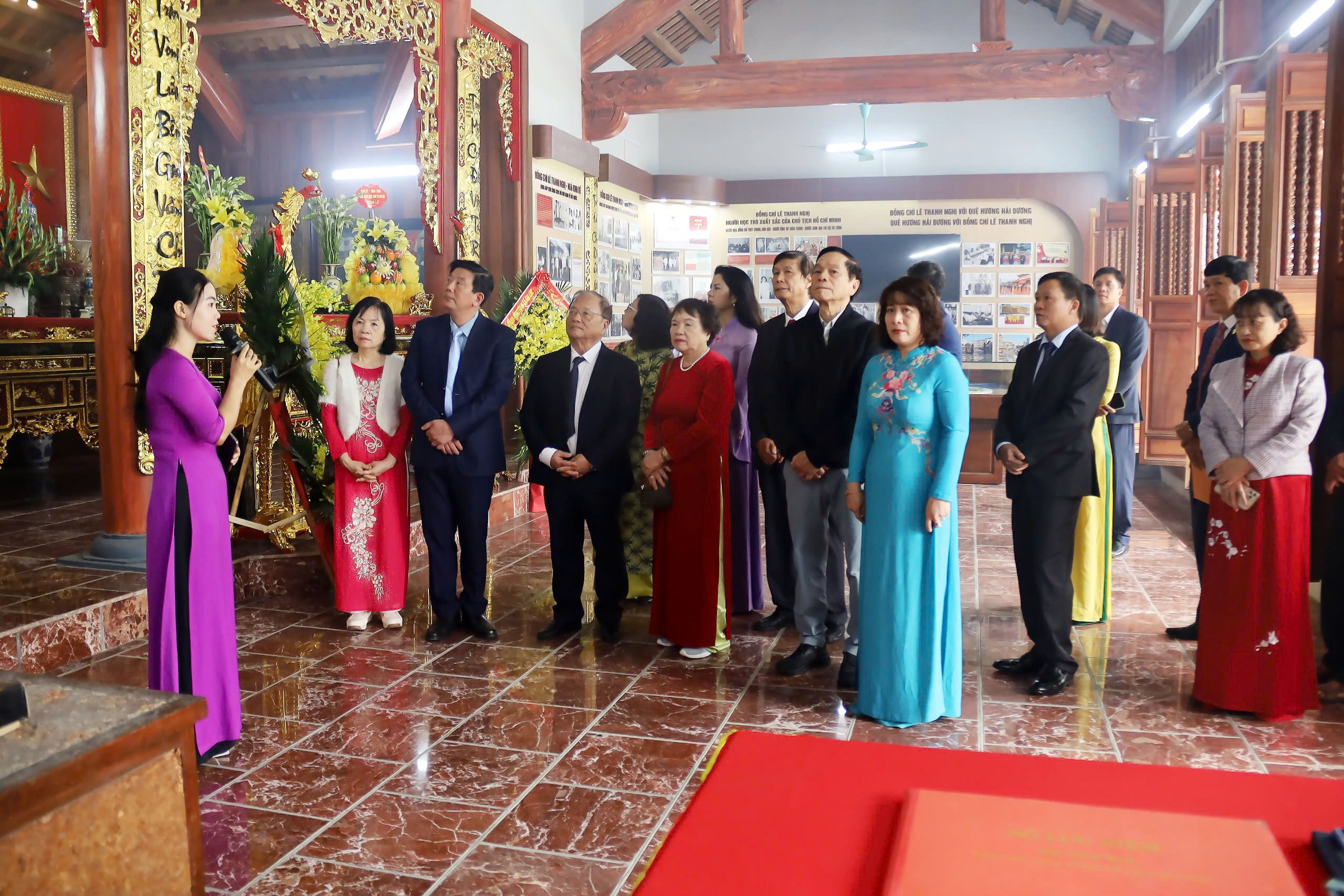 Lãnh đạo Ban Tuyên giáo và Dân vận Thành ủy dâng hương, dâng hoa tưởng niệm đồng chí Lê Thanh Nghị nhân Kỷ niệm 115 ngày sinh (06/3/1911-06/3/2026)